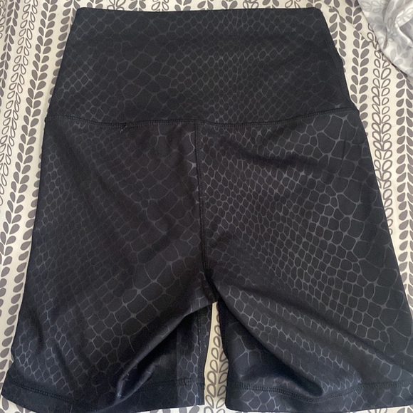 Snake print biker shorts - Picture 3 of 3
